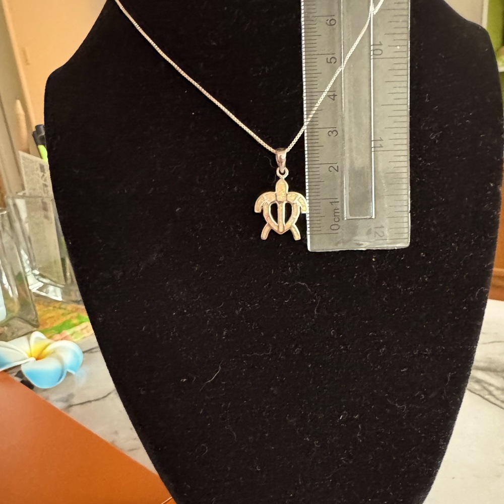 Silver Turtle Pendant  inlaid white Opal.925